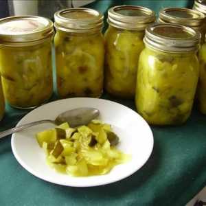 Вкусни салати: нарязани краставици в горчица за зимата