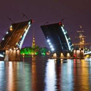 Когато в Санкт Петербург се издигат мостове - е необходимо да се знае