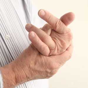 Изместване на пръста на ръка: описание и характеристики на лечението