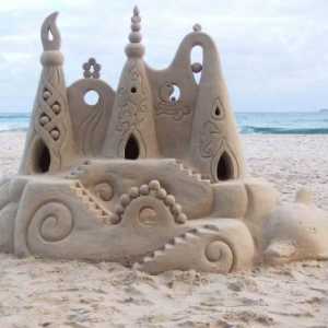 Пясъчни замъци: какво е това и как да ги изградите?