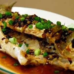 Печете риба във фурната със зеленчуци. Най-вкусните рецепти