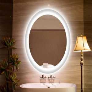 Огледало с осветление в банята със собствените си ръце. Снимка на огледала със светлина