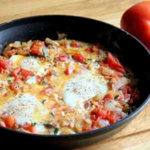 Пържени домати с яйца: рецепти за готвене
